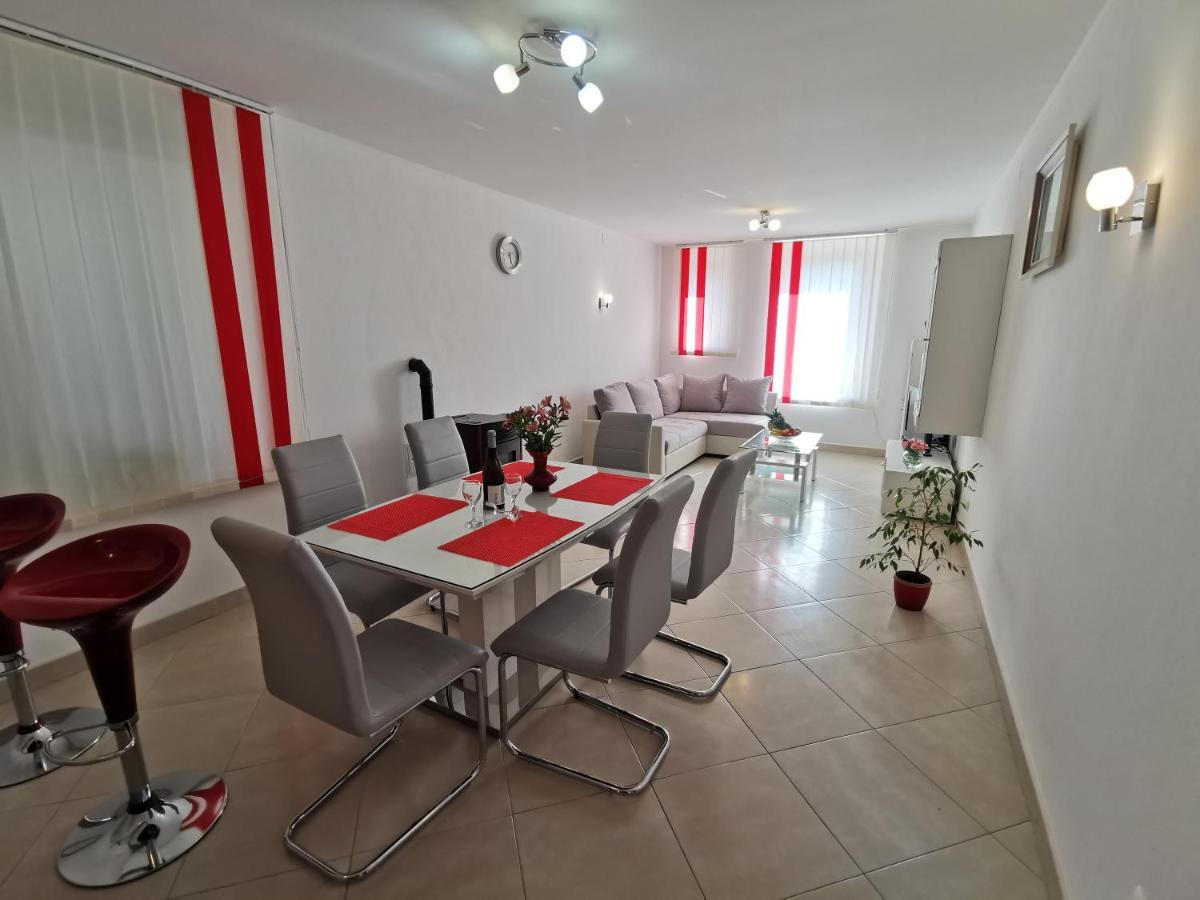 Parun Apartment Пула Екстериор снимка