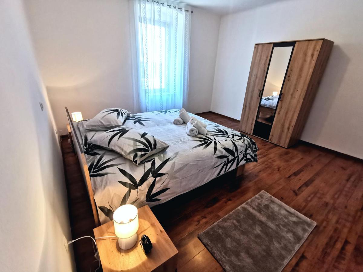 Parun Apartment Пула Екстериор снимка